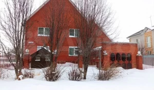 В Барнауле продают коттедж за 25 млн рублей.