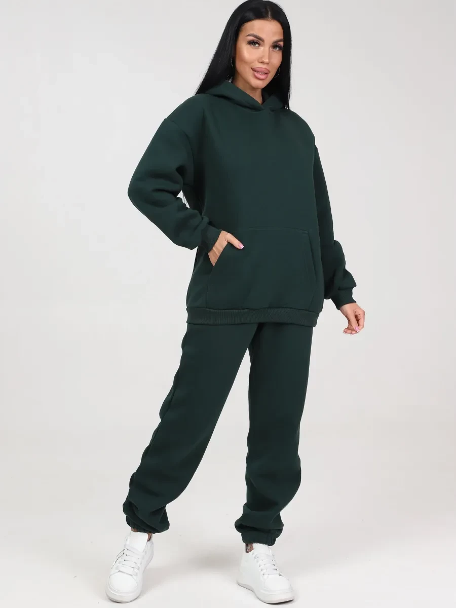 Спортивные костюмы.