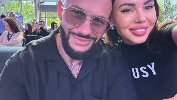 Блогер Оксана Самойлова и певец Джиган.