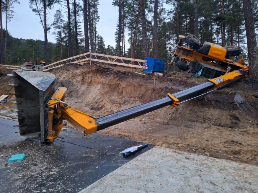 В Алтайском районе возбуждено уголовное дело после гибели двух рабочих на строительном объекте.
