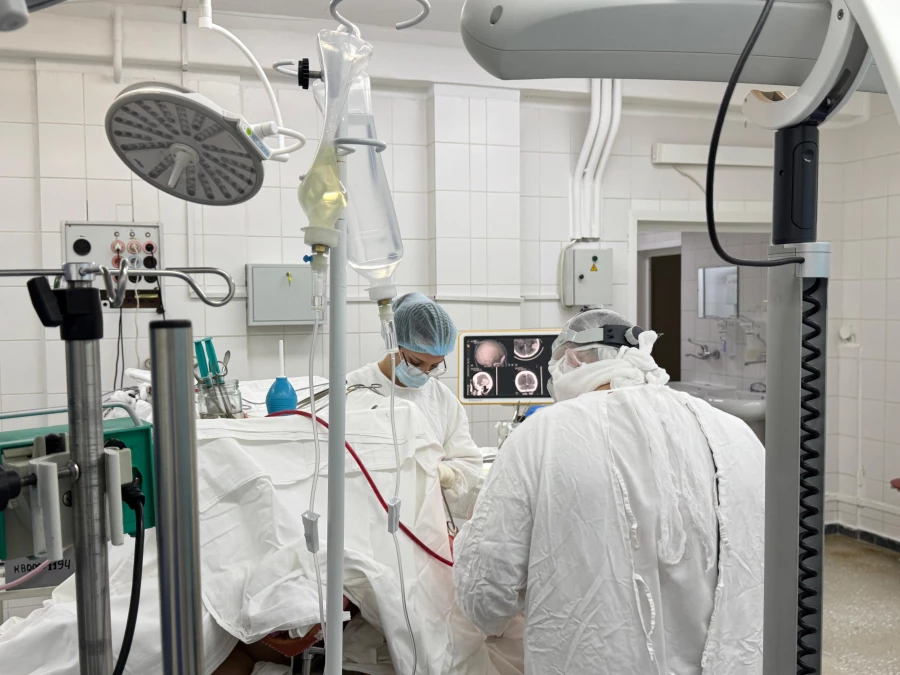 Операция, врачи.