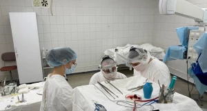 Операция, врачи.