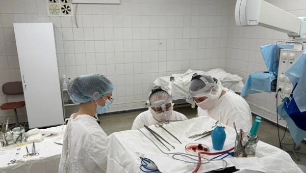 Операция, врачи.