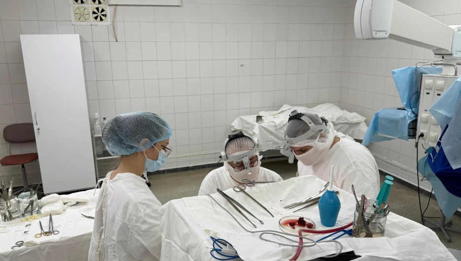 Операция, врачи.