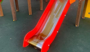 Испорченная детская площадка в Славгороде