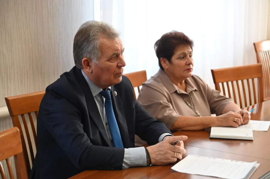 Встреча Александра Романенко с семьями участников специальной военной операции в Локтевском районе.