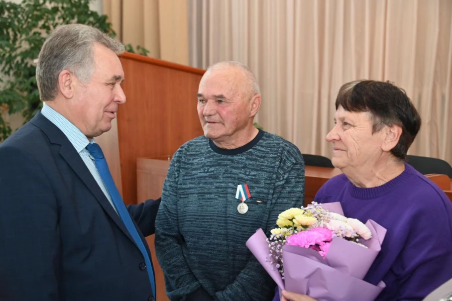 Встреча Александра Романенко с семьями участников специальной военной операции в Локтевском районе.