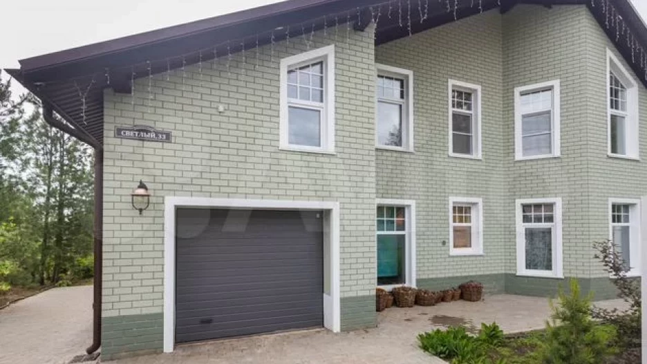 Коттедж за 25,3 млн рублей продают на Алтае.