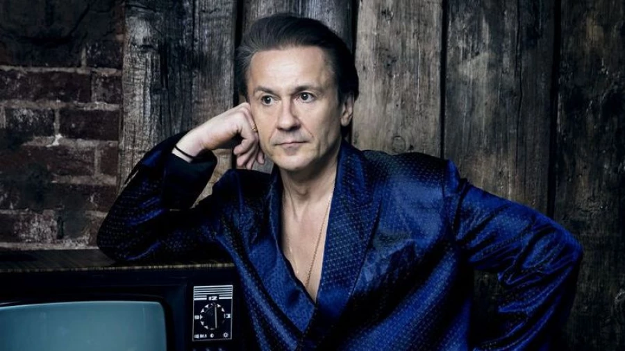 Олег Меньшиков.