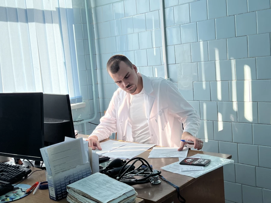 Максим Бородин, участковый терапевт.