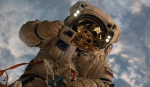 Космонавты на поверхности МКС