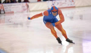 Барнаульский конькобежец Виктор Муштаков