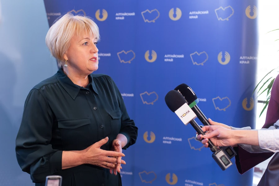 Награждение победителей и призеров краевых конкурсов «Лучший по профессии» и «Лучший шеф-наставник». Барнаул, 2025 год.