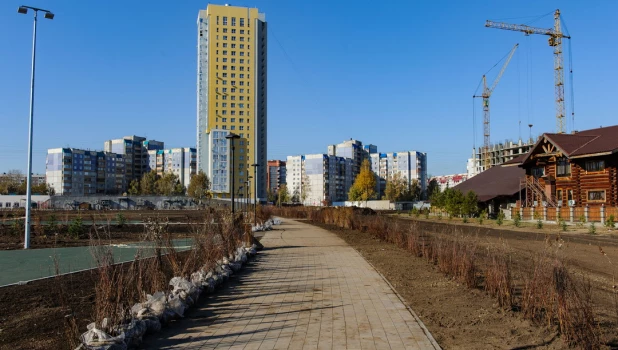 Парк за ТРЦ «Европа». 