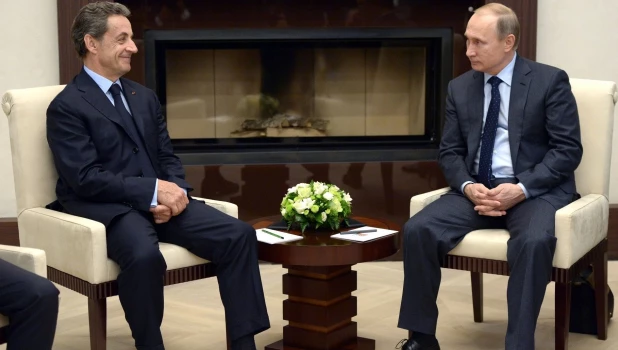 Владимир Путин и экс-президент Франции Николя Саркози, 2015.