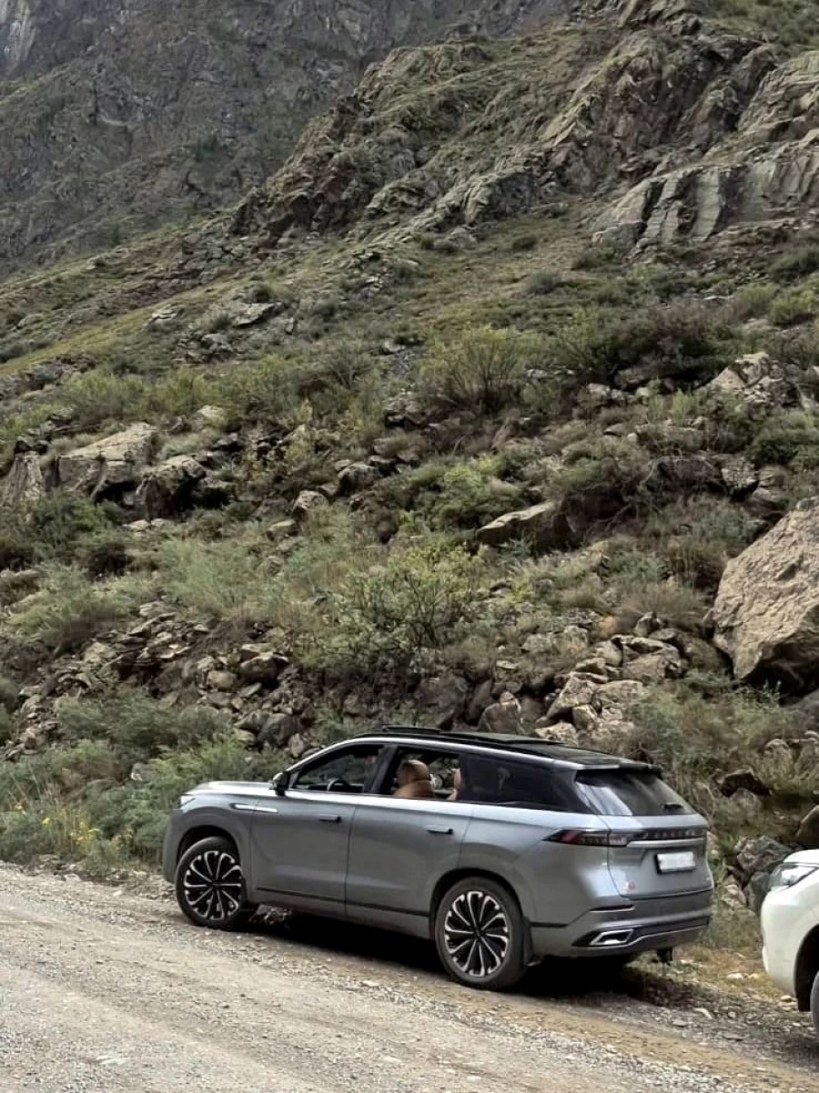 Флагманский кроссовер JAECOO J8.