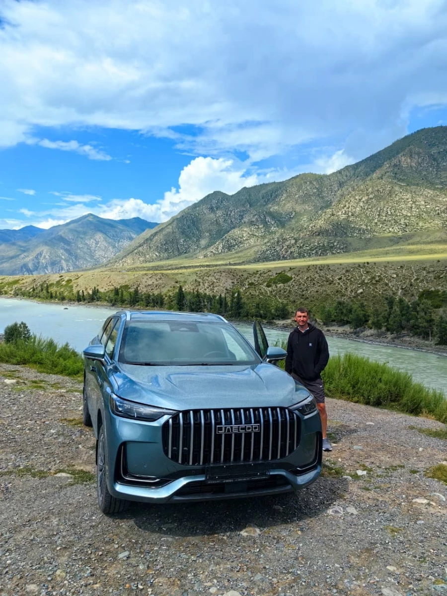 Владелец JAECOO J8 Владимир Падерин ценит марку за мощный двигатель.