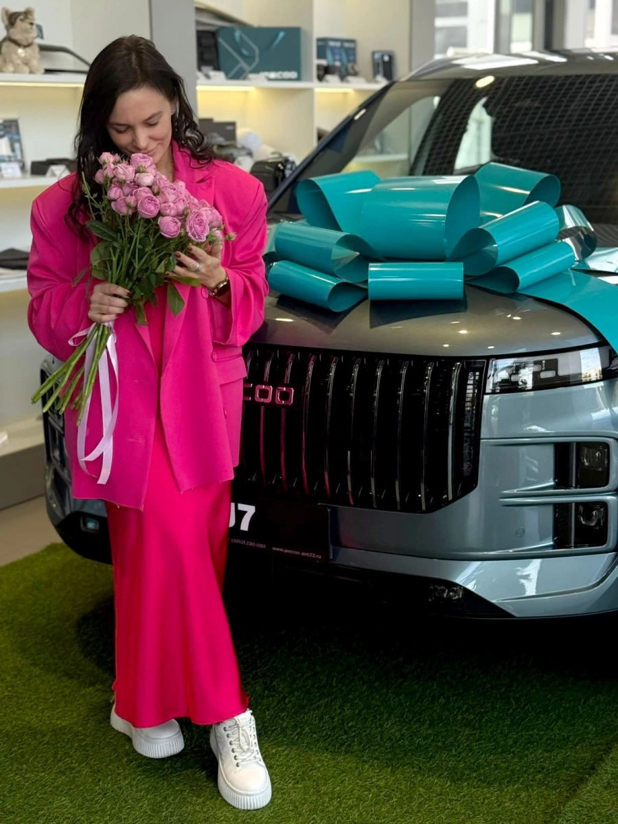 Ирина Тямукова недавно стала владелицей кроссовера JAECOO J7.