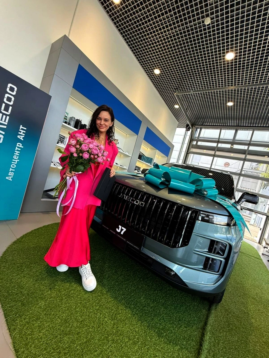 Ирина Тямукова недавно стала владелицей кроссовера JAECOO J7.