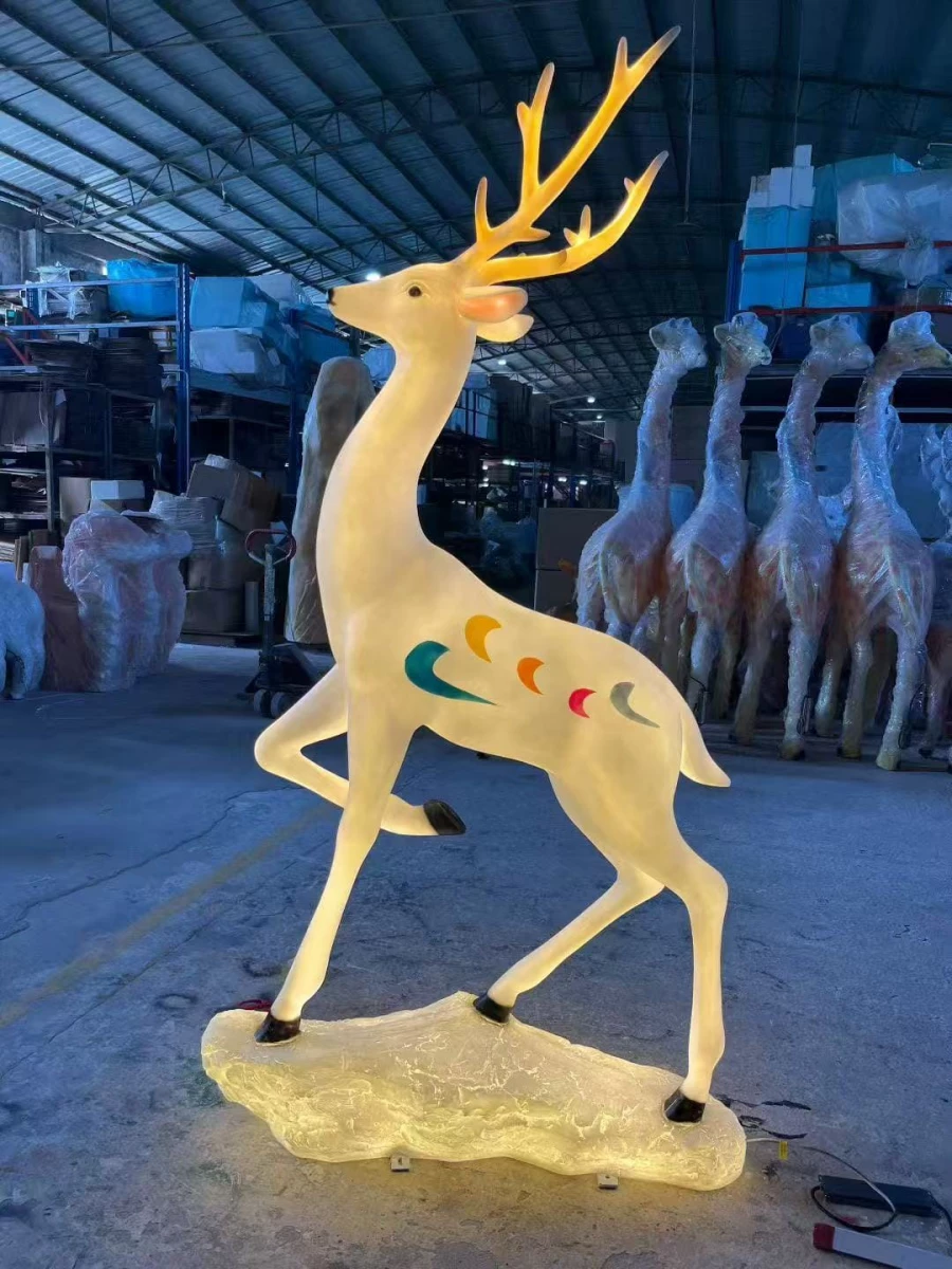 Эскизы фигур на Новый год в Барнауле.