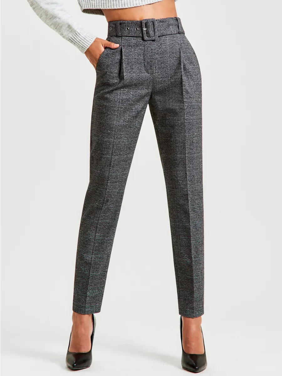 Брюки бананы и в клетку.