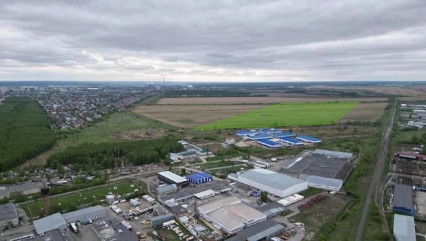 Земельный участок на 400 га у барнаульского аэропорта.