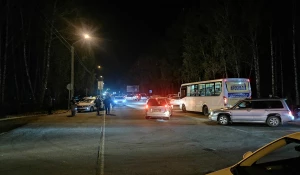 Пробка на пути к барнаульскому аэропорту.