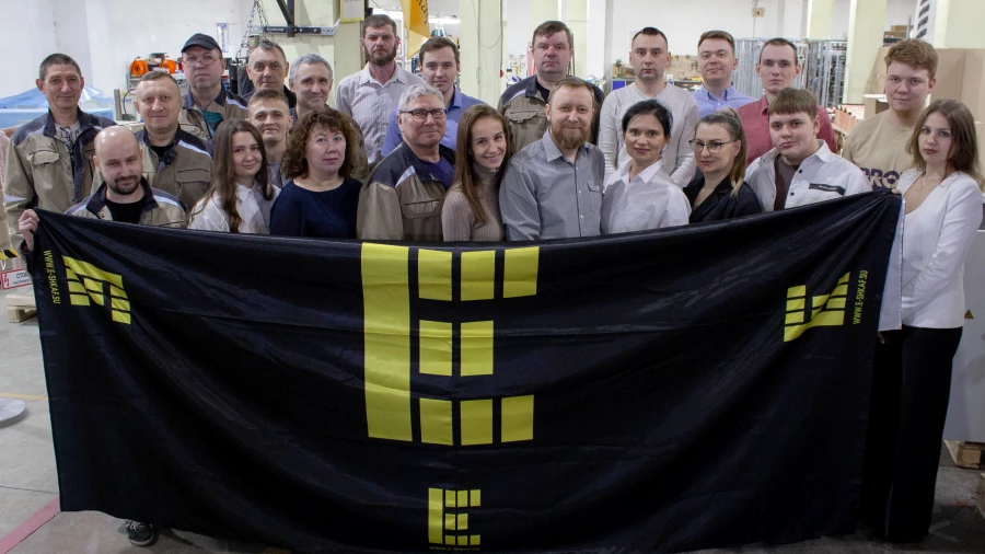 Коллектив Барнаульского завода «Е-ШКАФ».