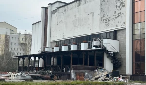 Разбирают клуб «Опера» на Красноармейском проспекте, 36.