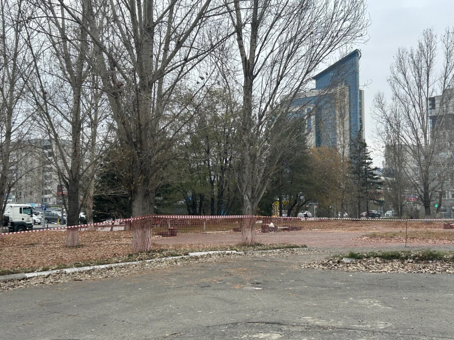 Разбирают клуб «Опера» на Красноармейском проспекте, 36.