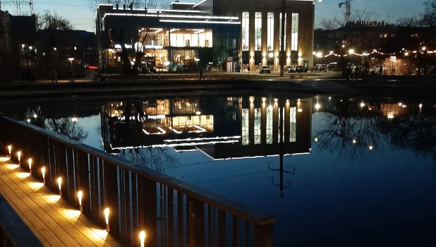 Вечер в парке «Изумрудный».