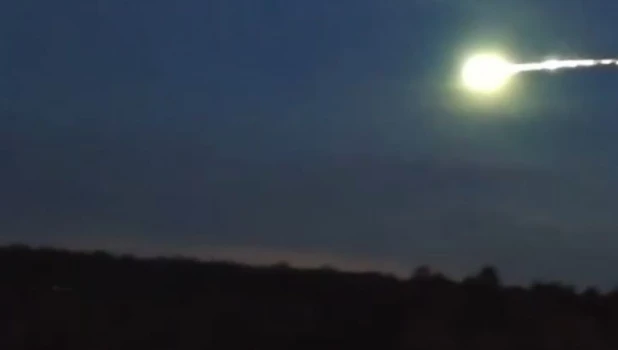 Горящий метеорит над Россией