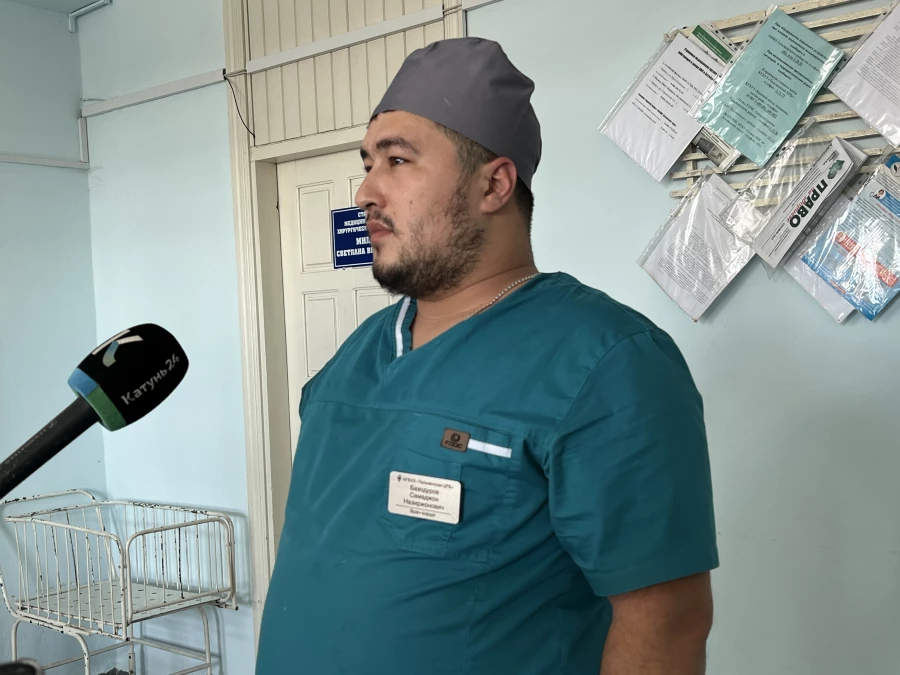 Хирург Евгений Дробот в Тальменской ЦРБ. 