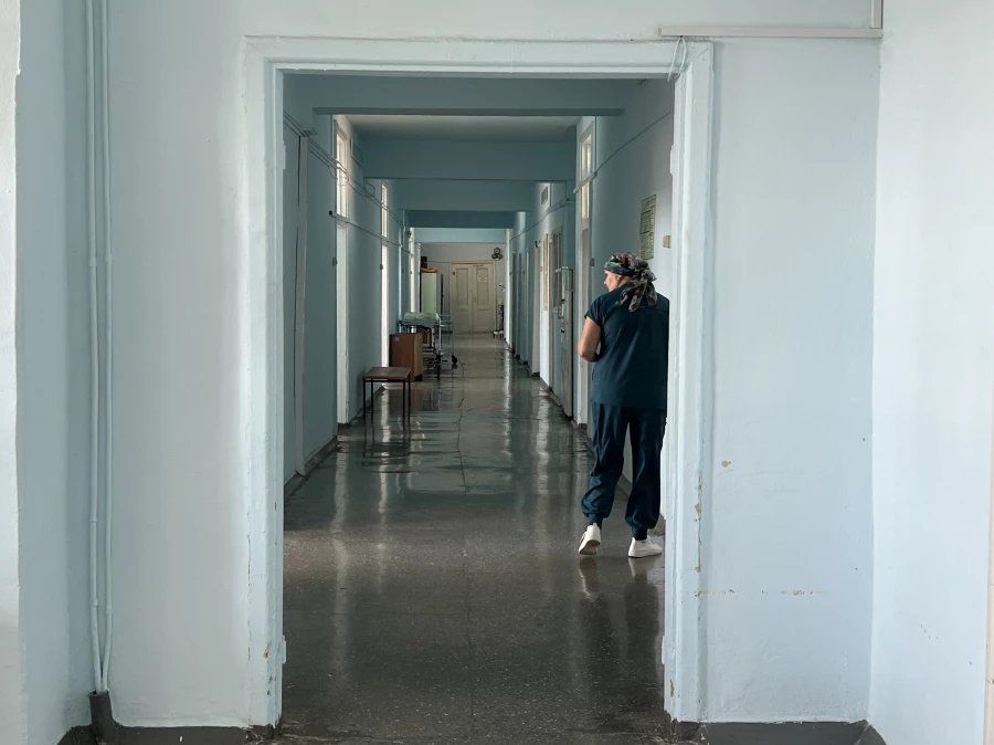 Хирург Евгений Дробот в Тальменской ЦРБ. 