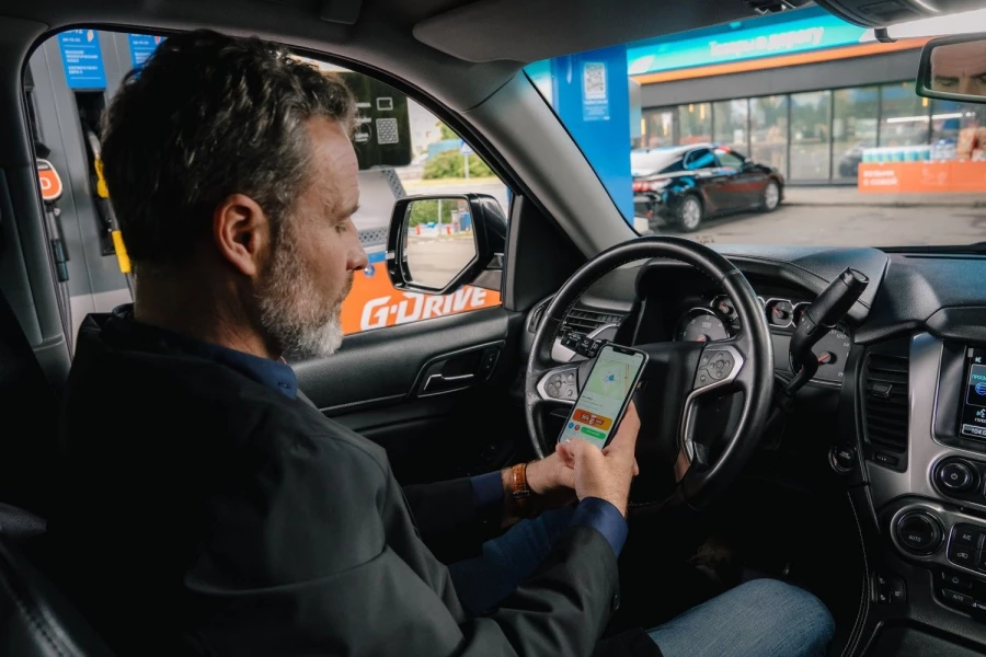 Оплата онлайн в мобильном приложении.