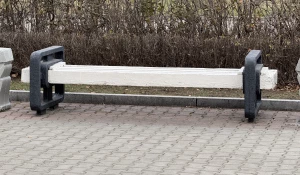 Площадь Советов. Лавочка