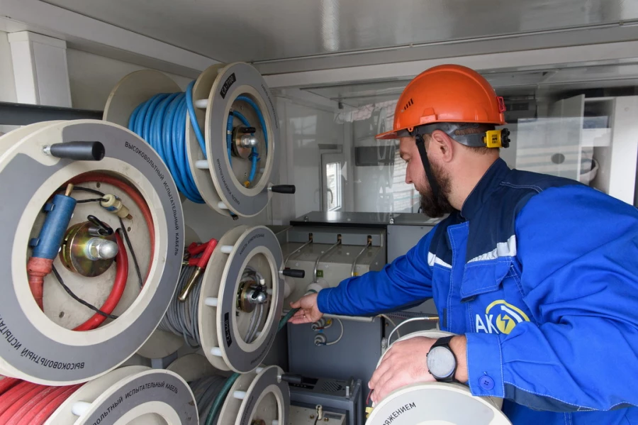 АО «СК Алтайкрай­энерго»  показало, какие работы позволяют обеспечивать электроэнергией новых потребителей.