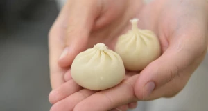 Один день в роли изготовителя полуфабрикатов провел журналист altapress.ru.