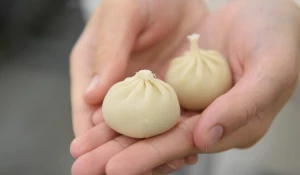 Один день в роли изготовителя полуфабрикатов провел журналист altapress.ru.