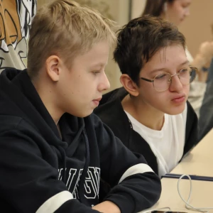 Профориентационная смена «МедиаДвиж» прошла в Барнауле 27-29 октября 2025 года.