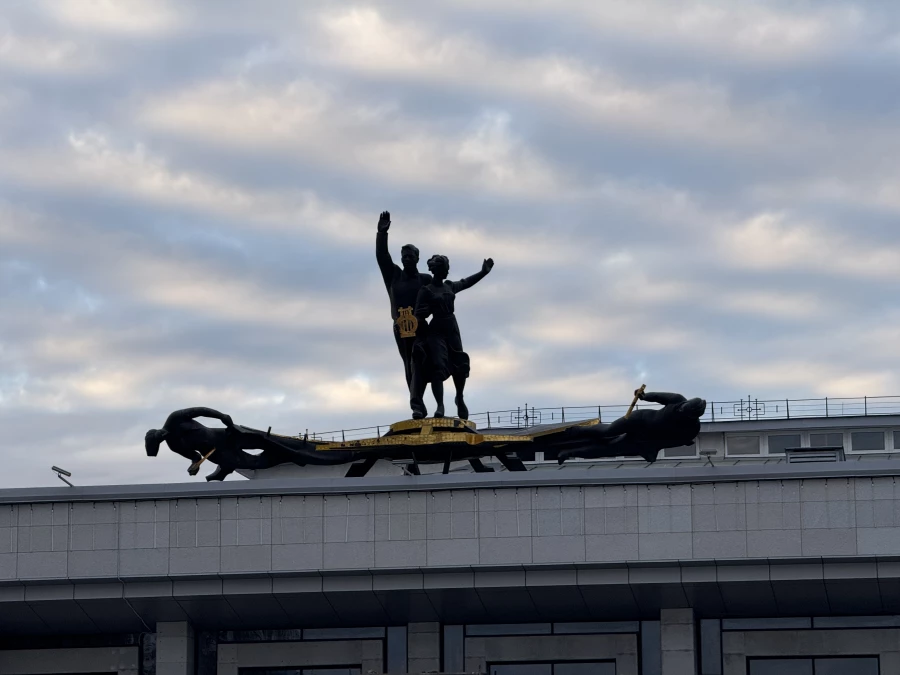 Площадь Сахарова. Театр драмы