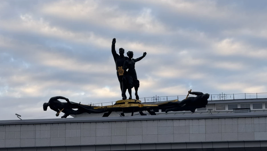 Площадь Сахарова. Театр драмы