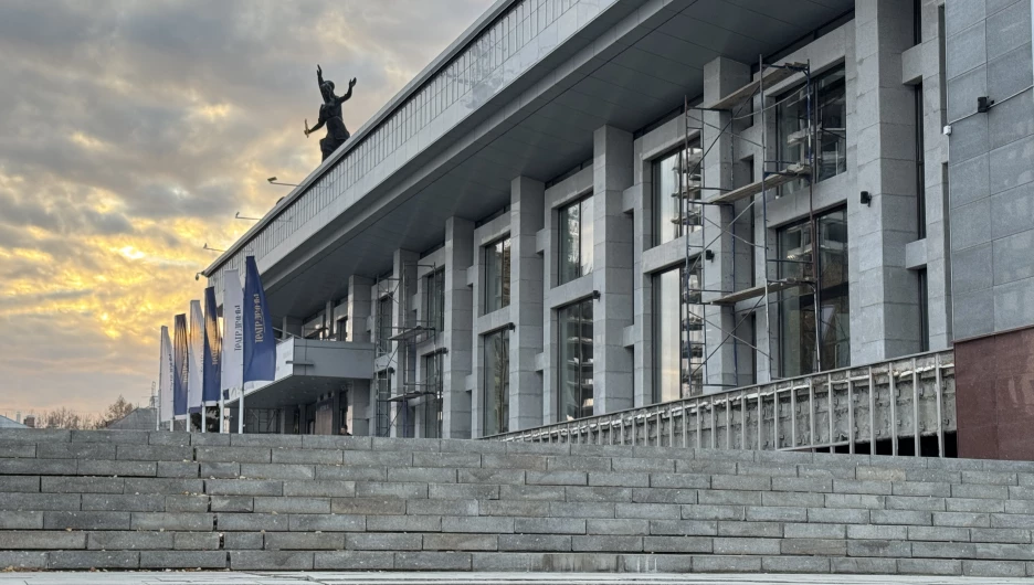 Площадь Сахарова. Театр драмы