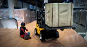 Экскурсия для школьников на предприятие «Ренессанс Косметик» в рамках проекта «Открытая промышленность».