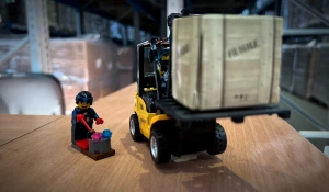 Экскурсия для школьников на предприятие «Ренессанс Косметик» в рамках проекта «Открытая промышленность».