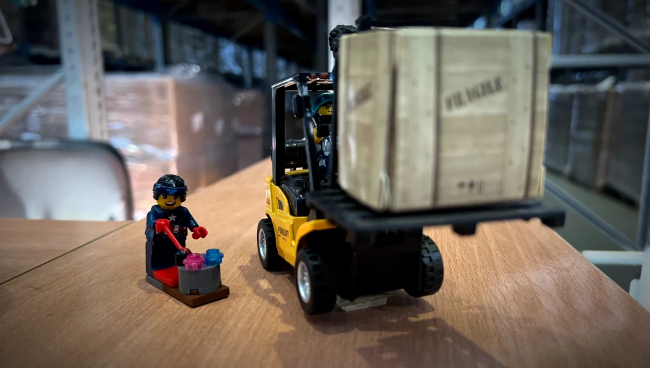 Экскурсия для школьников на предприятие «Ренессанс Косметик» в рамках проекта «Открытая промышленность».