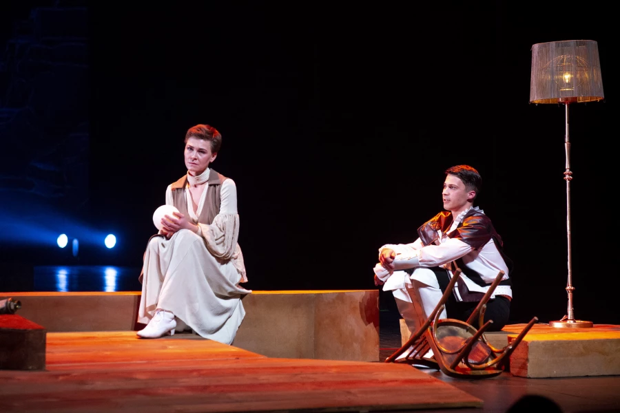 «Белая гвардия» в театре драмы.