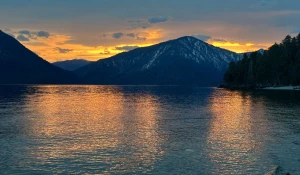 Закат в Алтайском заповеднике.