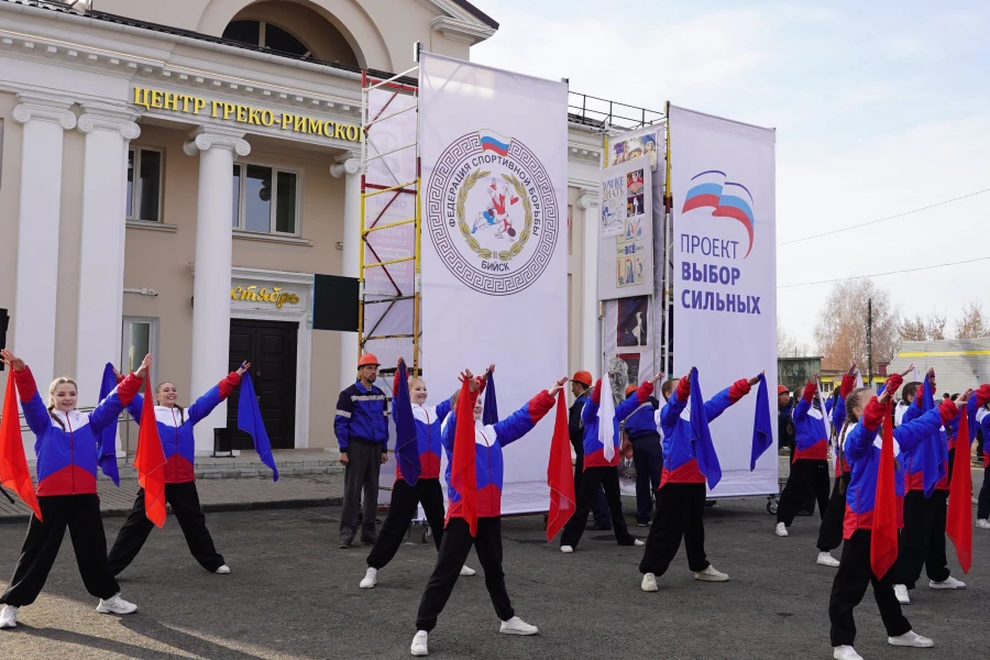 Открытие Центра греко-римской борьбы в Бийске.