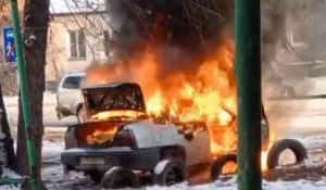 Горящая машина в Барнауле